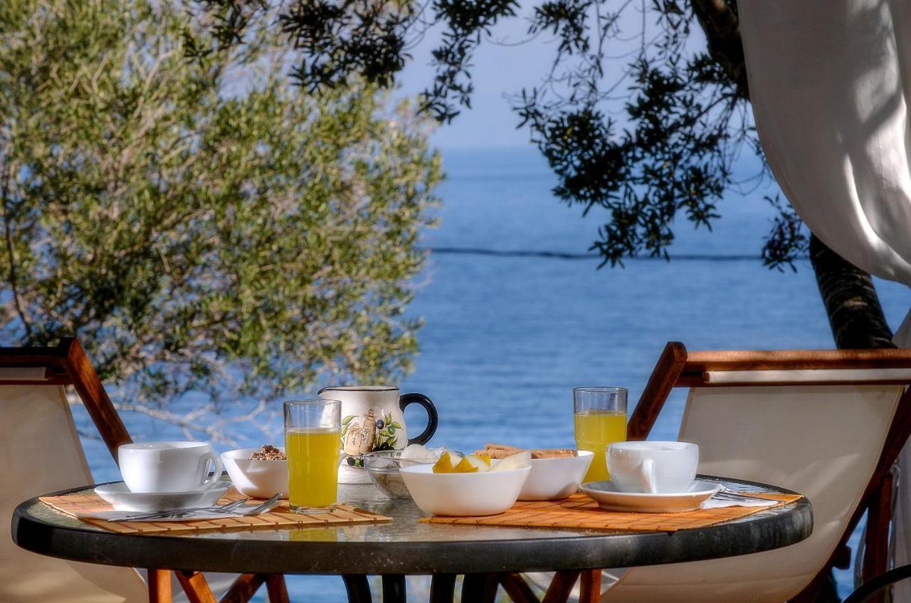 Nereidi Pool Villas Porto Ozias Bagian luar foto