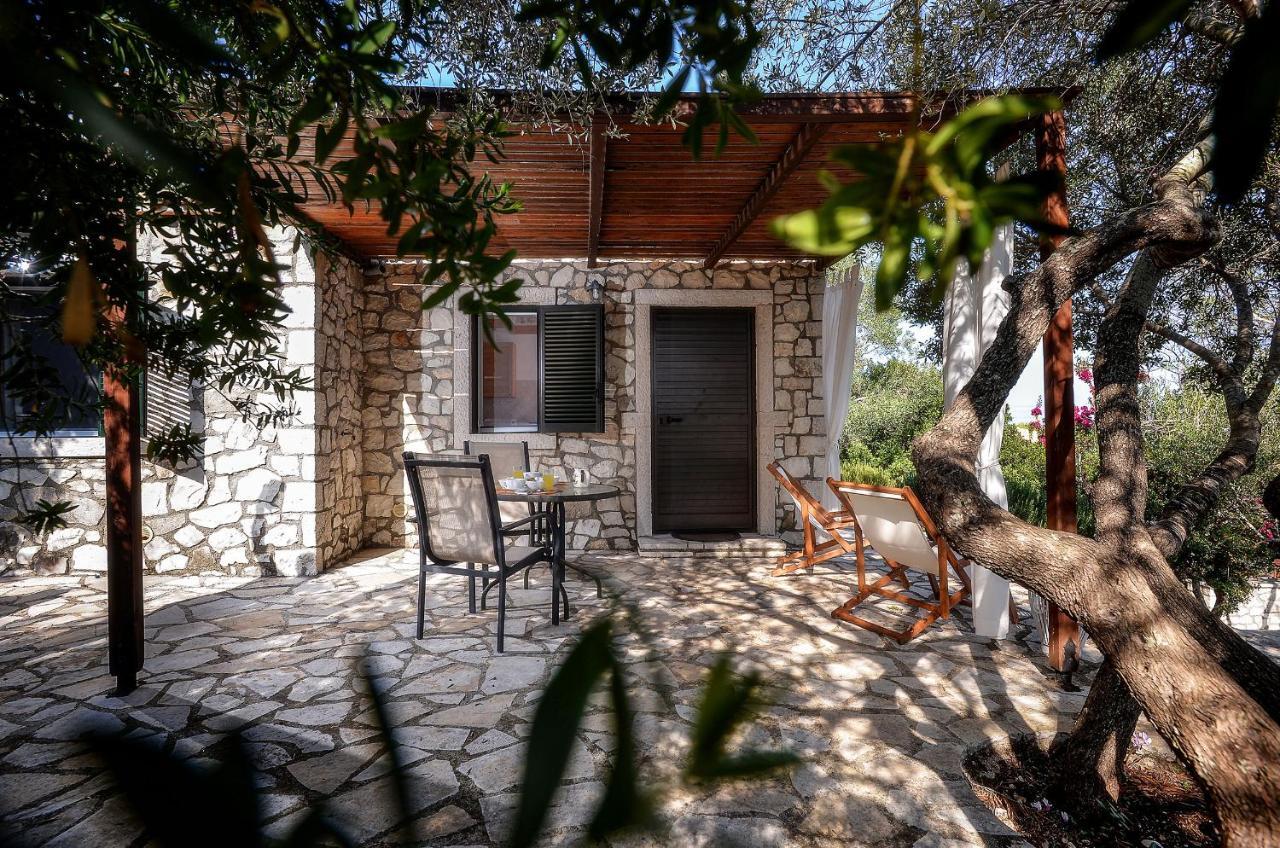 Nereidi Pool Villas Porto Ozias Ruang foto