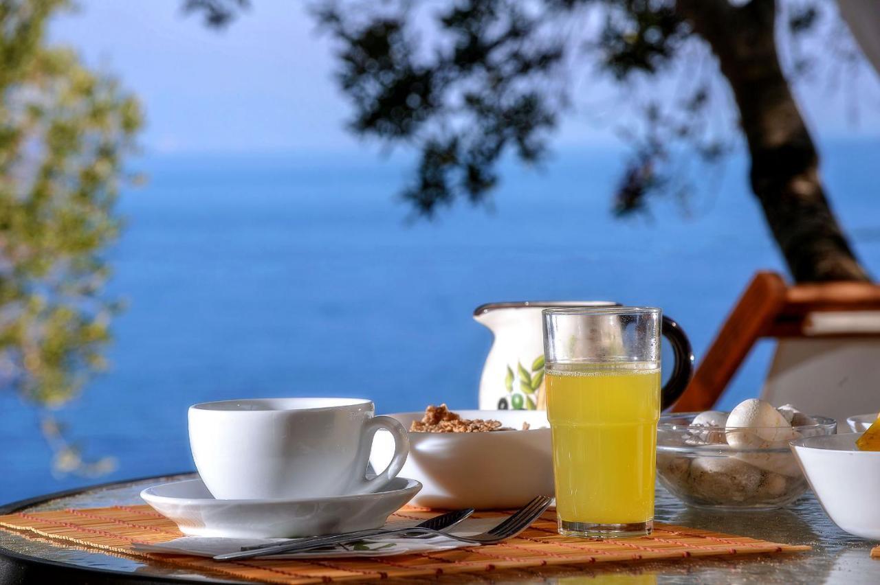 Nereidi Pool Villas Porto Ozias Bagian luar foto